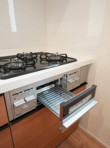 【キッチン】 | リナージュ熊本市南区御幸笛田1丁目24-1期　3号棟 | ガスコンロ