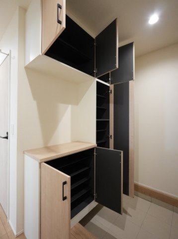 【収納】 | リナージュ熊本市南区御幸笛田1丁目24-1期　3号棟 | 玄関収納