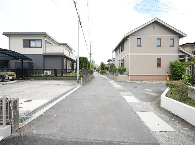 【前面道路含む現地写真】 | リナージュ熊本市南区御幸笛田1丁目24-1期　3号棟
