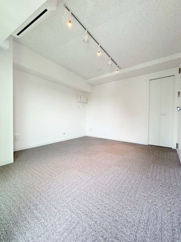 「防音マンション」白山レジデンスの洋室|明るい防音室です
