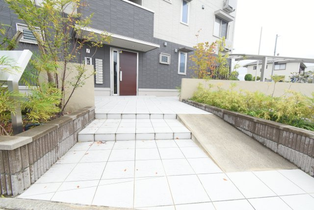 すみれそうのエントランス