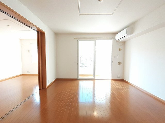 クロシェットⅡの居間・リビング|使いやすい居間です