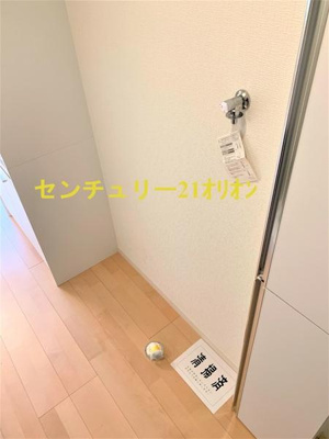 【内装】 | First-House　中野上鷺ノ宮 | 室内洗濯機置場です