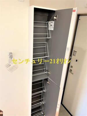 【玄関】 | First-House　中野上鷺ノ宮 | シューズボックスです。