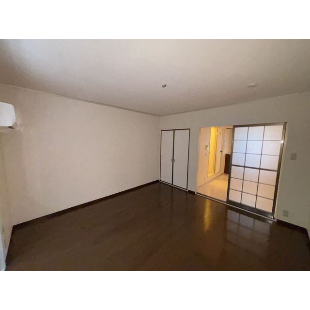 鼻高フラットAの居間・リビング