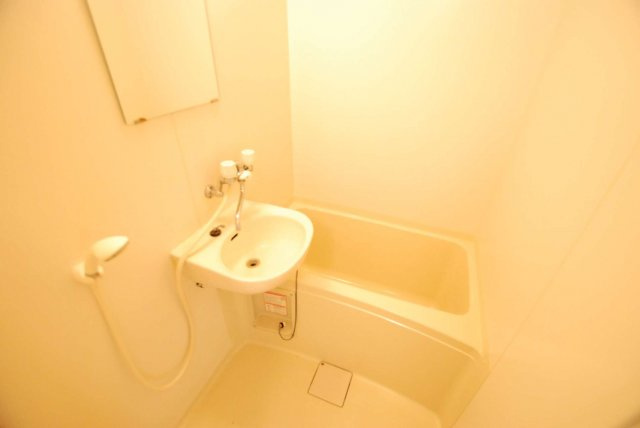 レオパレス峰の坂の浴室|同タイプ写真の為、現況優先。