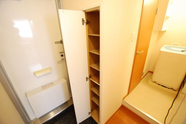 レオパレスアクシスの玄関|毎日通る玄関はこちらです