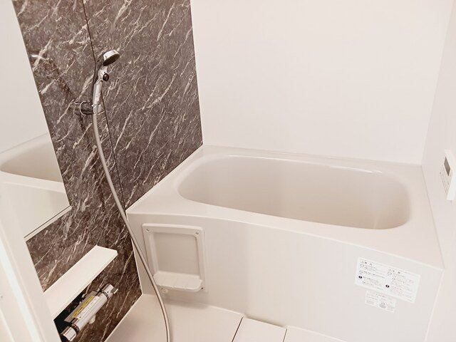 ラ　ルーチェ　ゼロの浴室|落ち着いた空間のお風呂です