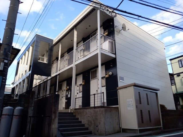 レオパレス城の外観|落ち着いた雰囲気の外観です