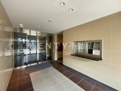 【エントランス】 | グリーンアベニューⅤ | 清潔なエントランスです