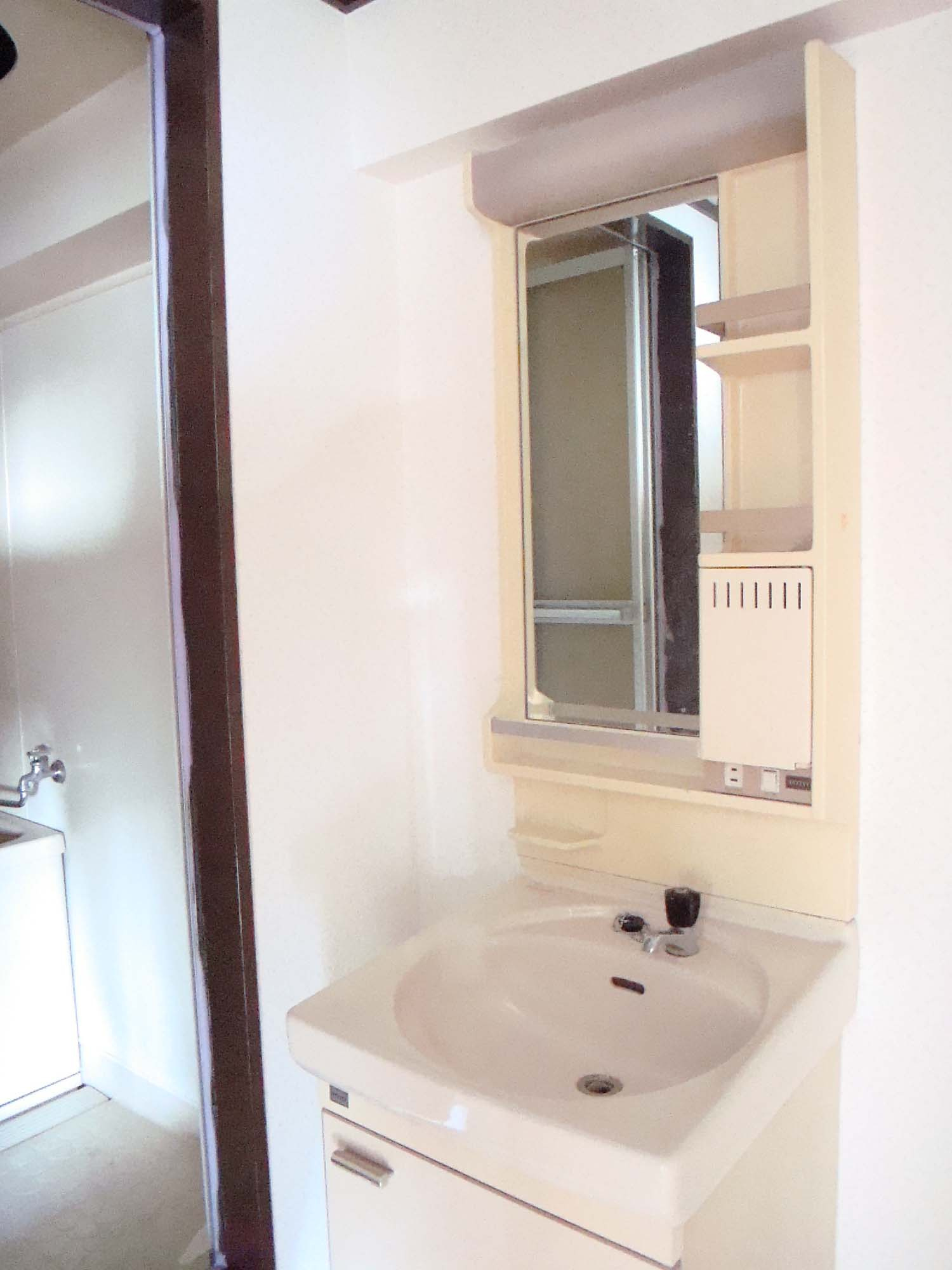 鳥山ハイツの洗面所|※別部屋のお写真で、現況優先と致します。