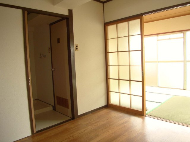 鳥山ハイツの収納