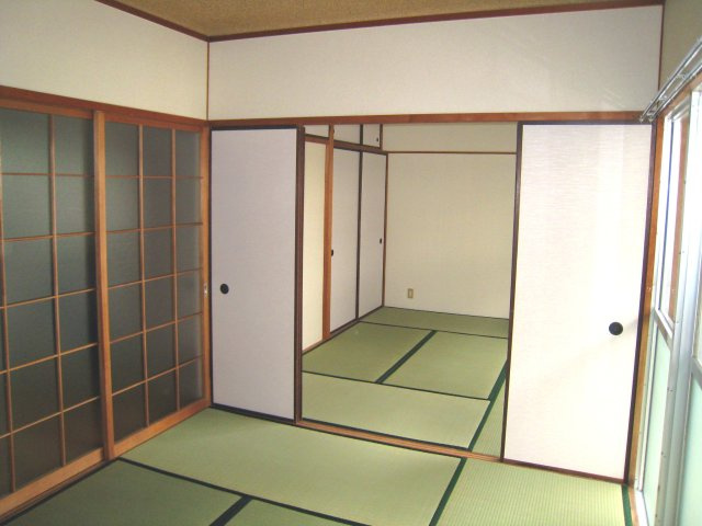 鳥山ハイツの和室|※別部屋のお写真で、現況優先と致します。