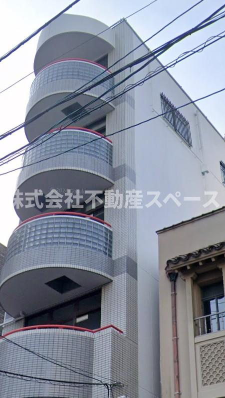 大阪市西区江戸堀１丁目の店舗一部の外観