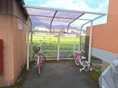 【その他共用部分】 | ポワールマンション | 自転車置き場