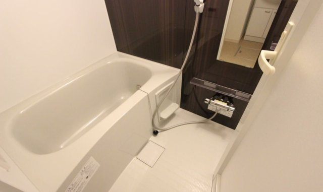 愛知県名古屋市　一棟売アパートの浴室
