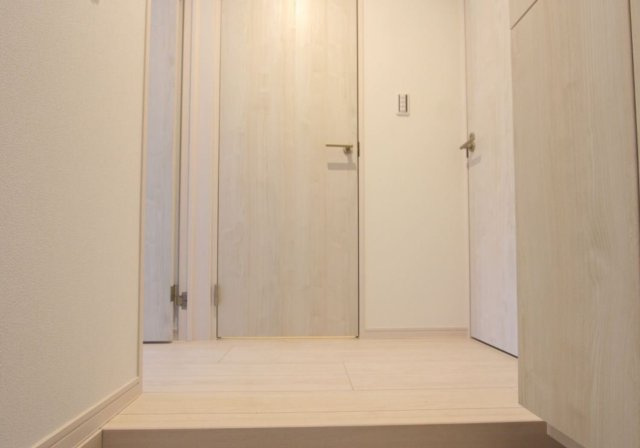 愛知県名古屋市　一棟売アパートの玄関