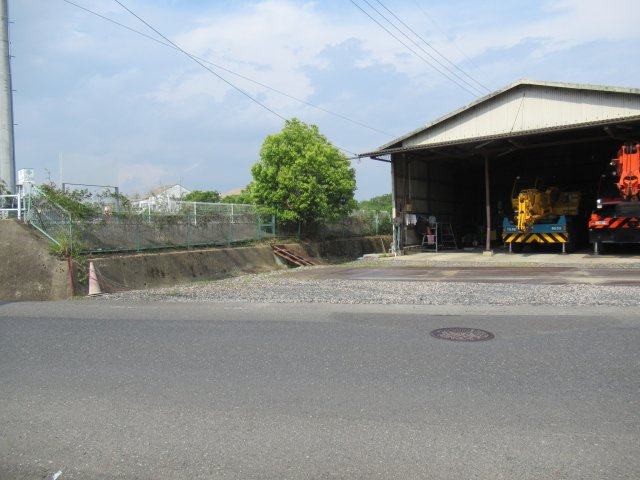 津山市川崎　売土地　939坪の前面道路含む現地写真