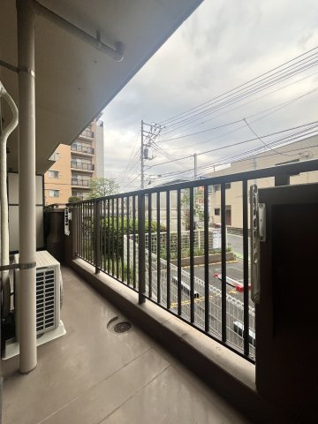 PARK TERRACE 浦和のバルコニー|暖かな日差しのふりそそぐバルコニー