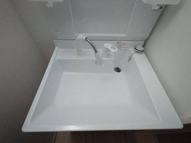 (仮称)キャメル北越谷8の洗面所|脱衣スペースもあります