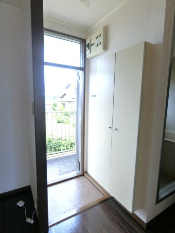 シティハイム今関Cの玄関