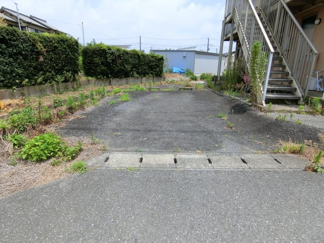 シティハイム今関Cの駐車場