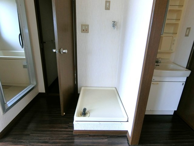 シティハイム今関Cの設備|洗濯機置き場