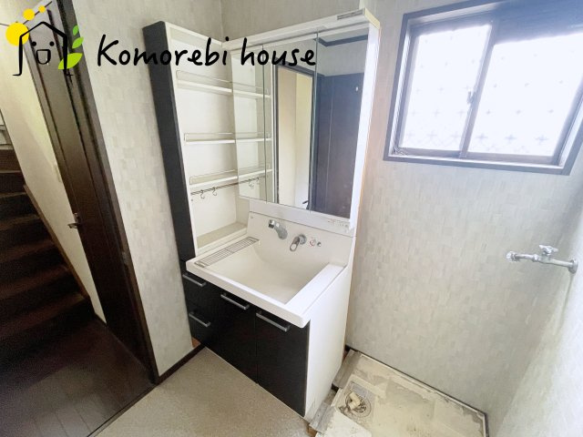 さいたま市西区清河寺　中古一戸建ての独立洗面台|独立洗面台で身支度をすべて済ませてしまいましょう