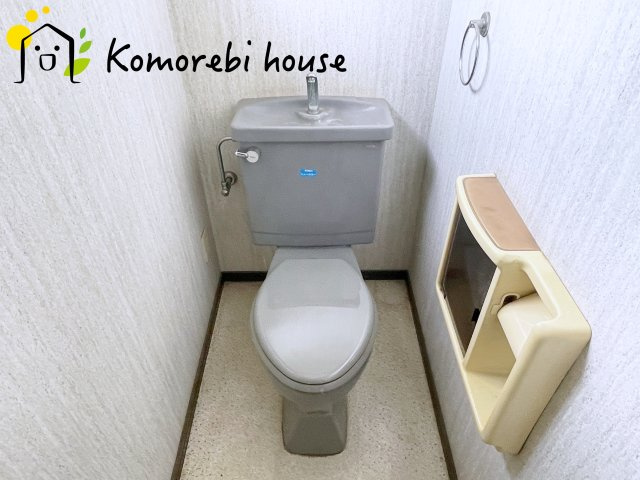 さいたま市西区清河寺　中古一戸建てのトイレ|落ち着いた色調のトイレです