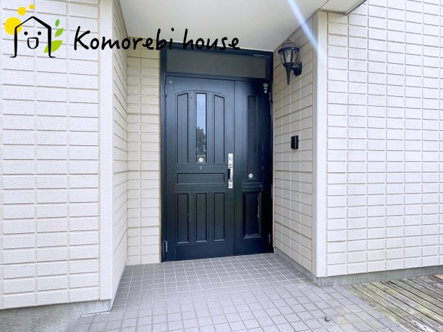 さいたま市西区清河寺　中古一戸建ての玄関|落ち着いた玄関です