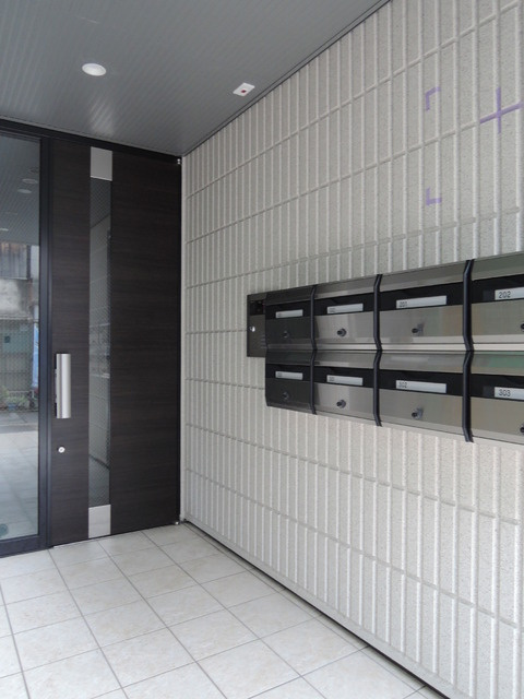 シュシュ向島のエントランス|★オートロック共用玄関／メールＢＯＸ★