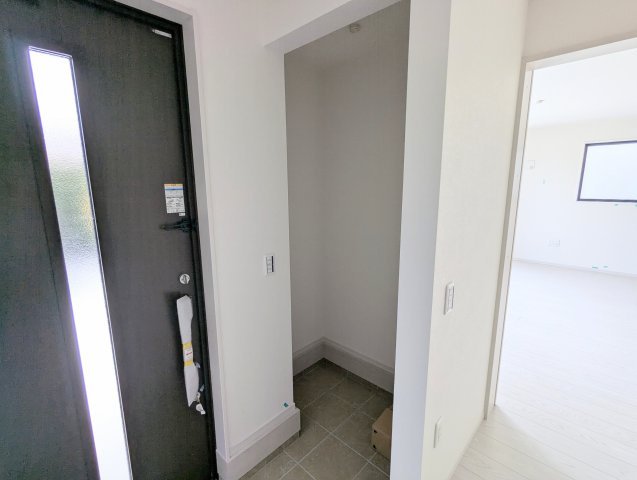 瀬戸市八幡台1期の玄関