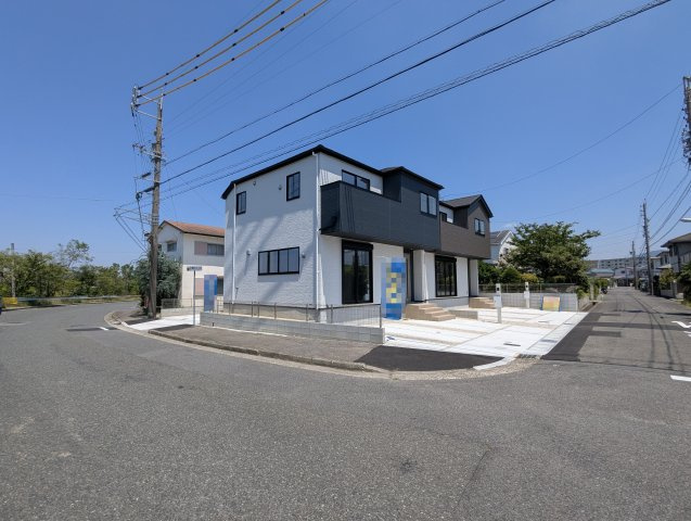 瀬戸市八幡台1期の前面道路含む現地写真