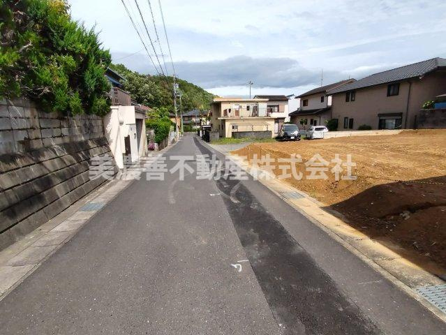 ６５４９４　岐阜市加野１丁目土地の前面道路含む現地写真