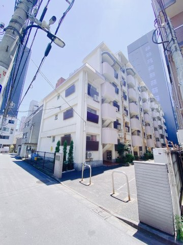 新宿ローヤルコーポの外観