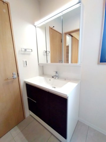 カワサキシナカハラクイダナカノチョウコダテの独立洗面台|使いやすい独立洗面台です