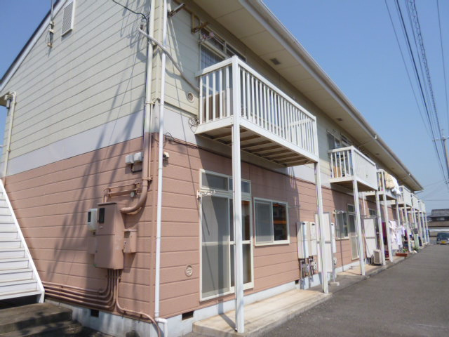 倉敷市連島町鶴新田のアパートの外観