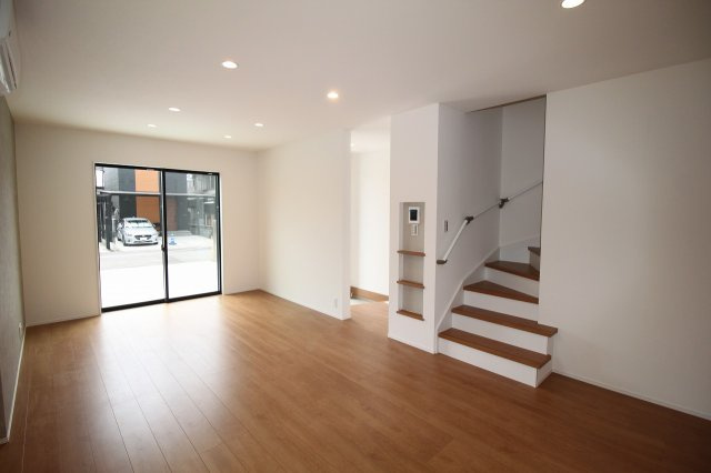 一宮東町2丁目　新築戸建　１号棟　【内覧可能】の居間・リビング|ＬＤＫ　18.3帖