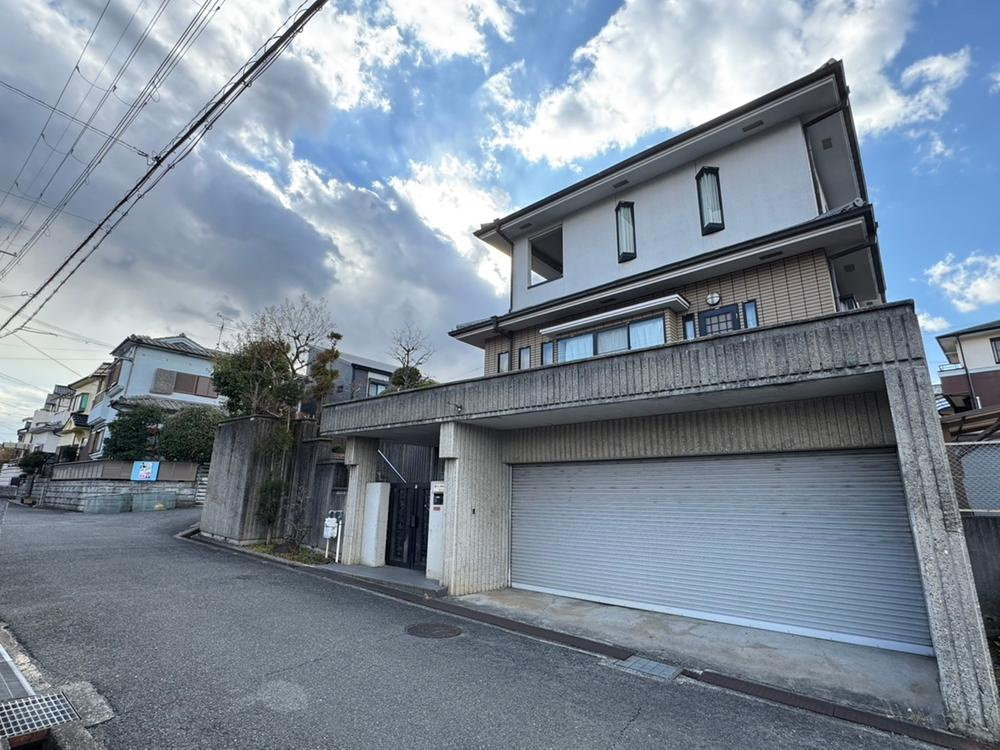 藤阪元町3丁目　中古一戸建ての前面道路含む現地写真|■物件内覧・資金計画相談・住宅ローン相談、リフォーム相談、お問合せ受付中■
※当日・翌日のご内覧、ご相談はお電話でのお問合せがスムーズです！