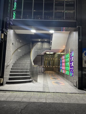 ニューシティ21ビルのエントランス