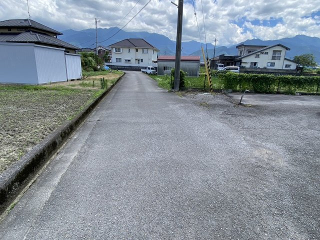 城下町　売土地の前面道路含む現地写真