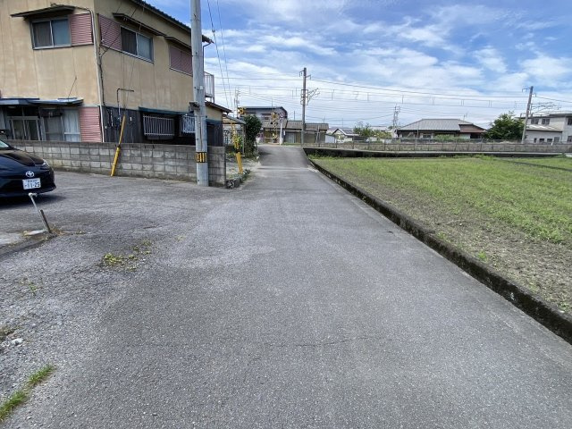 城下町　売土地の前面道路含む現地写真