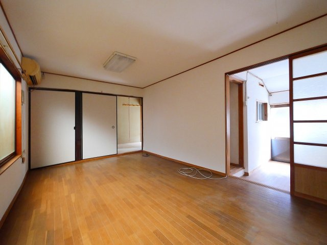 杉山連棟の内装|明るい色調の室内です