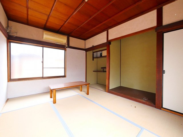 杉山連棟の寝室|落ち着いた色調の寝室です