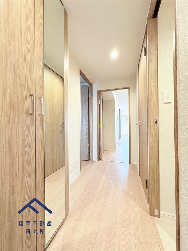 ロワールマンションアール板付壱番館の玄関