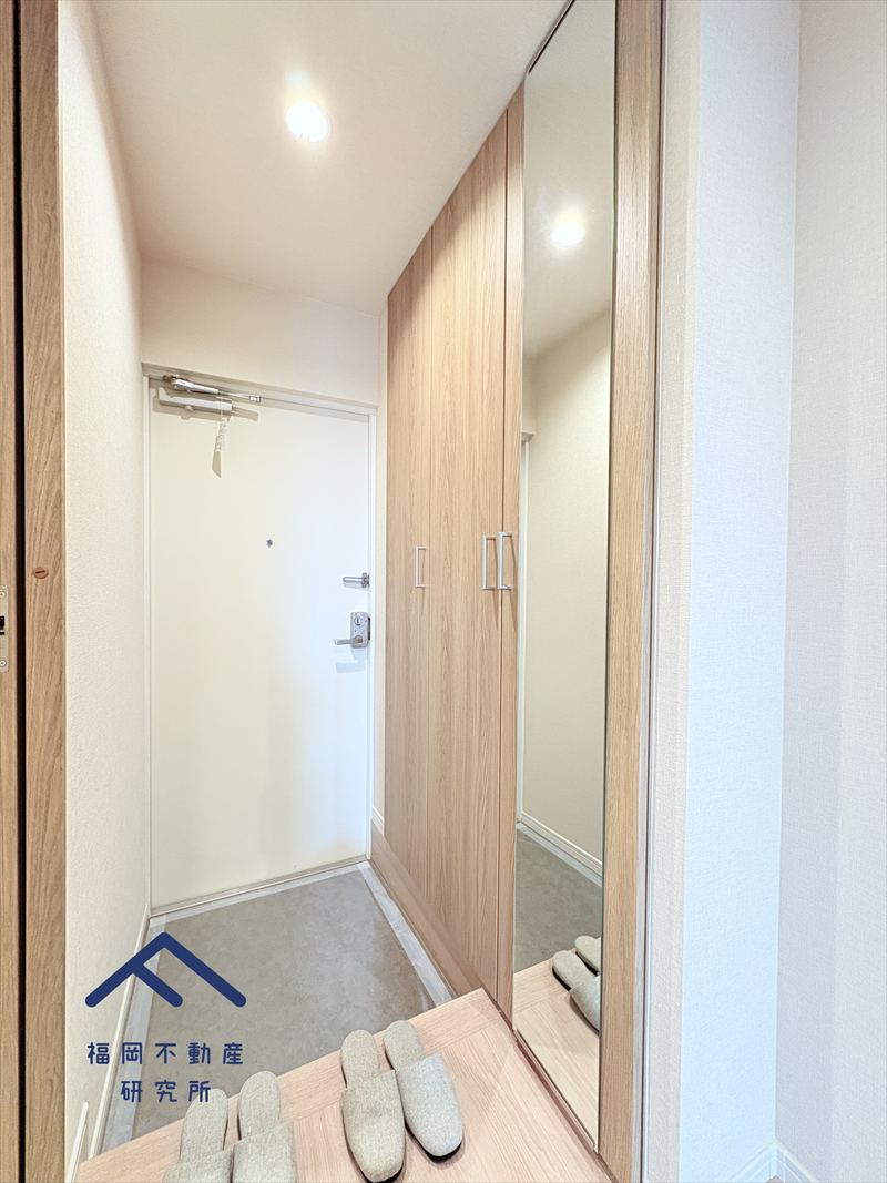 ロワールマンションアール板付壱番館の玄関