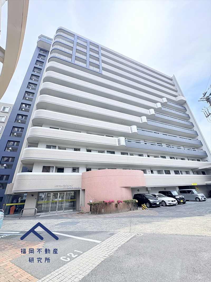 ロワールマンションアール板付壱番館の外観