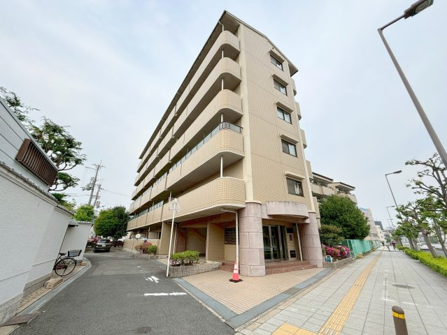 ラ　ヴィル　ヌーヴェル　ドゥの外観