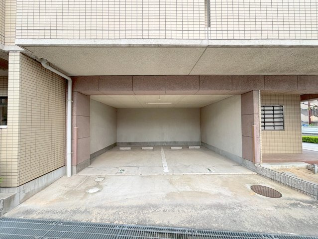 ラ　ヴィル　ヌーヴェル　ドゥの駐車場