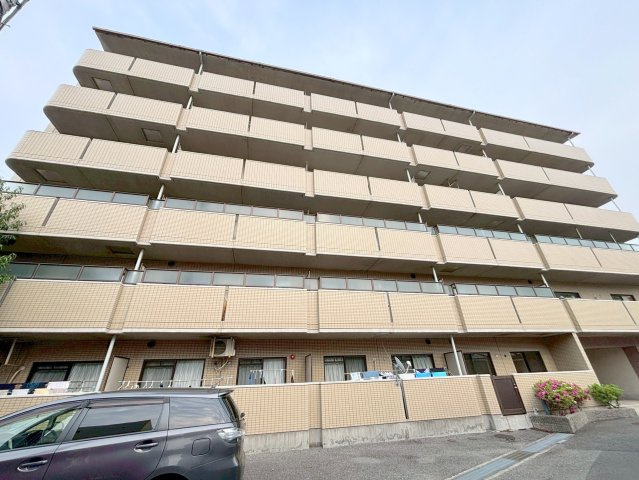 ラ　ヴィル　ヌーヴェル　ドゥの外観